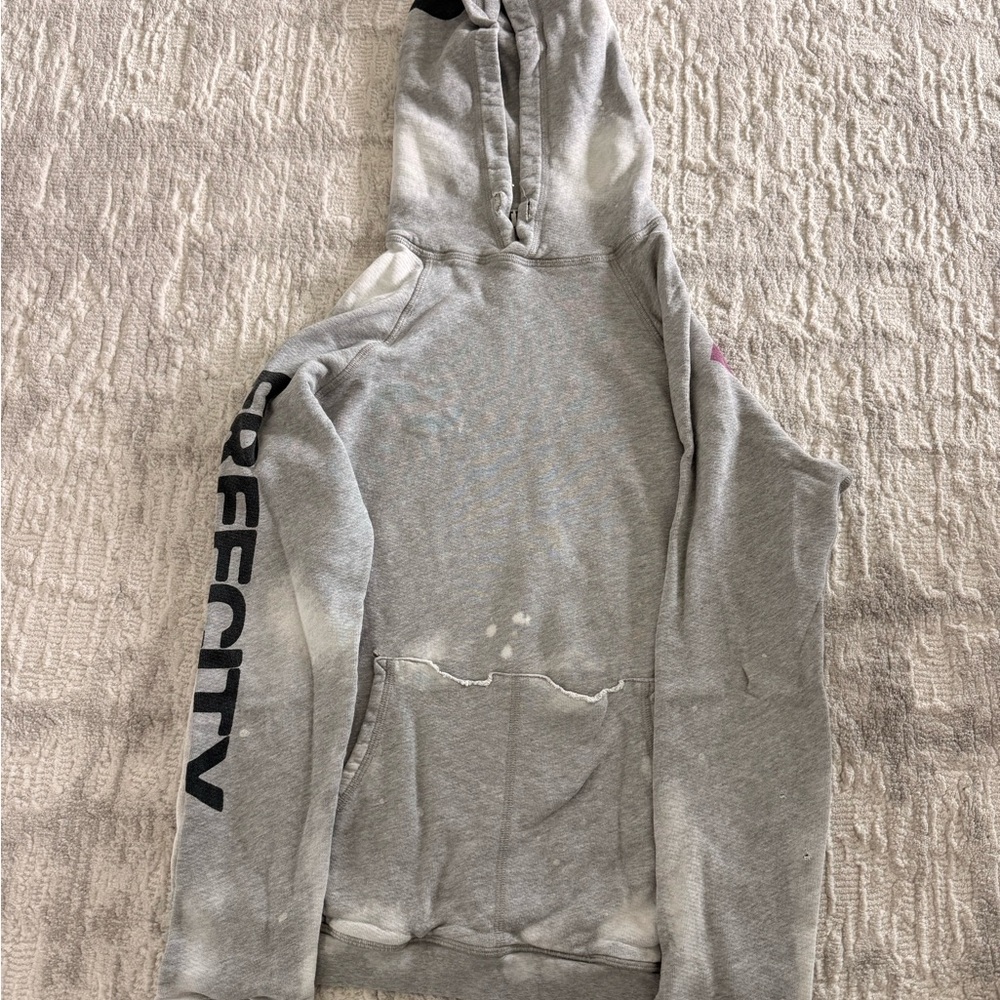 FREE CITY Gray Hoodie with Rainbow Graphic Size 1 - Picture 4 of 5